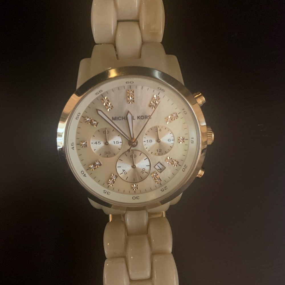 Michael Kors Light Blonde Tortoise Shell Watch Gold Accents 7.0 inch Women’s.